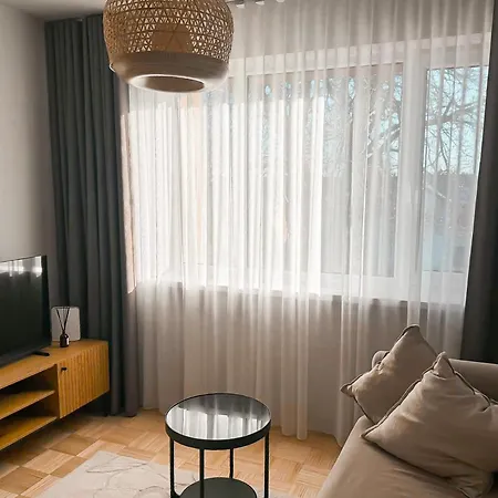 Awhile Apartament Parnawa